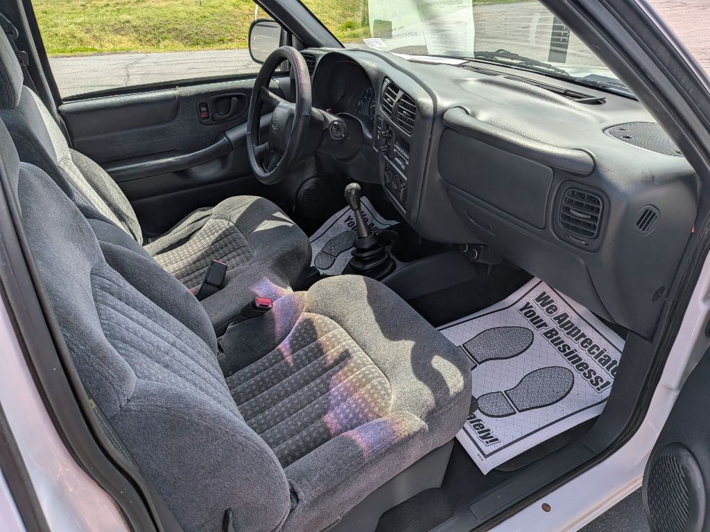 1999 Chevrolet S10 Image 7