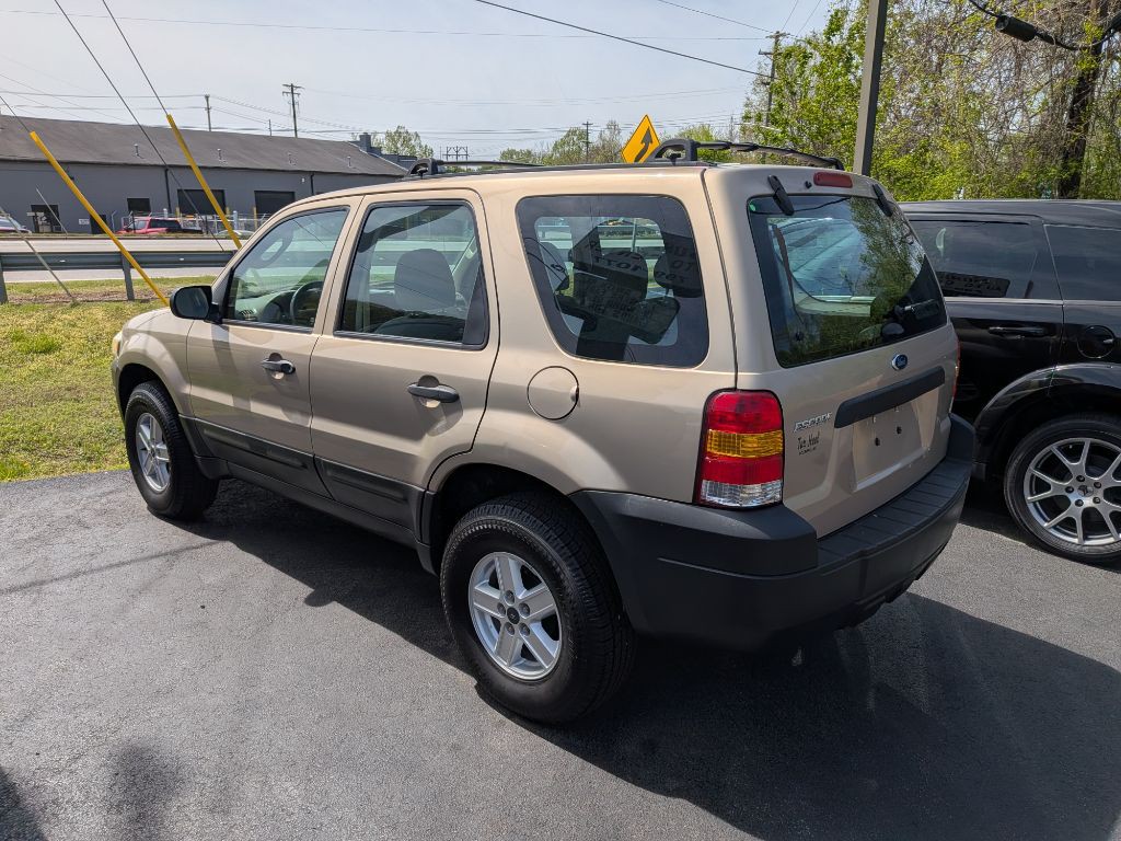 2007 Ford Escape Image 2