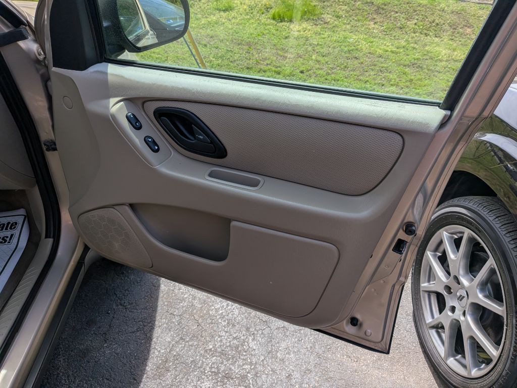 2007 Ford Escape Image 8