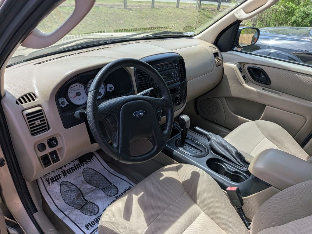 2007 Ford Escape Image 16
