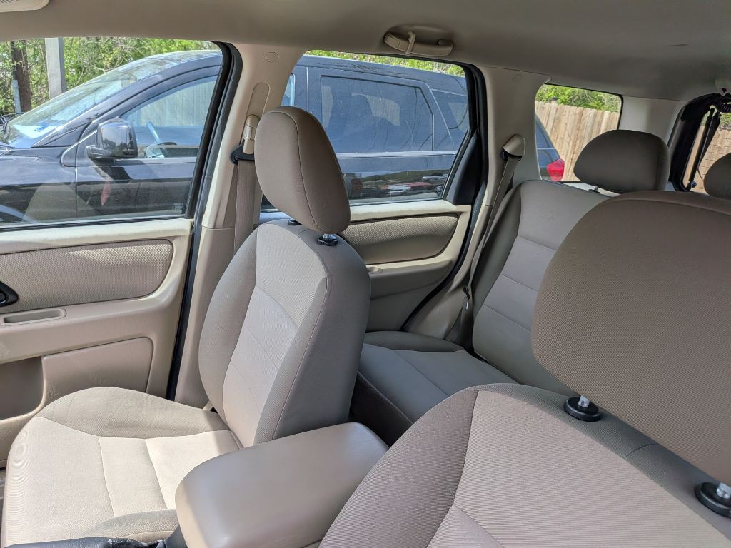 2007 Ford Escape Image 17