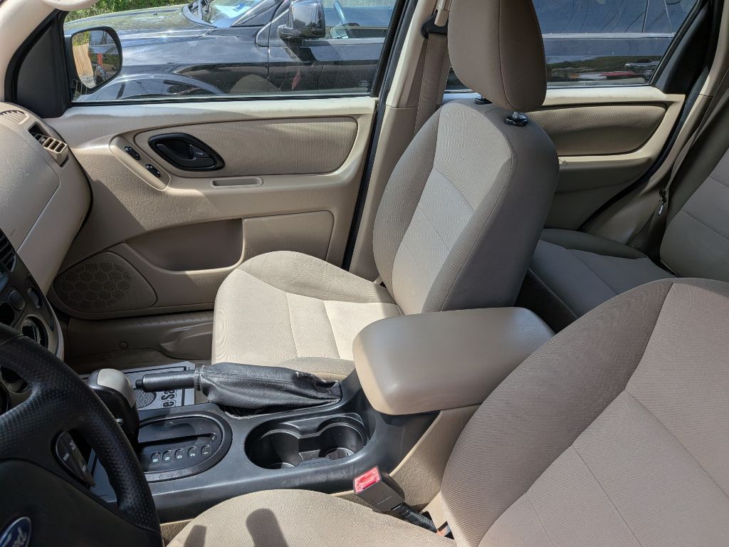 2007 Ford Escape Image 18