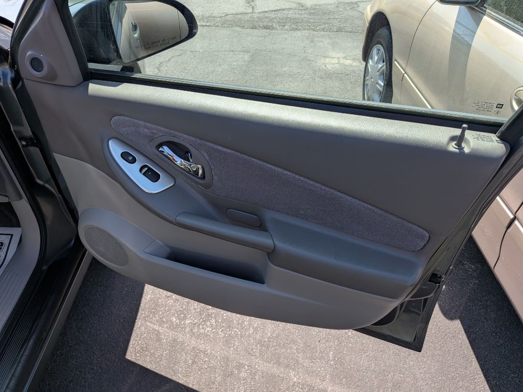 2004 Chevrolet Malibu Image 10