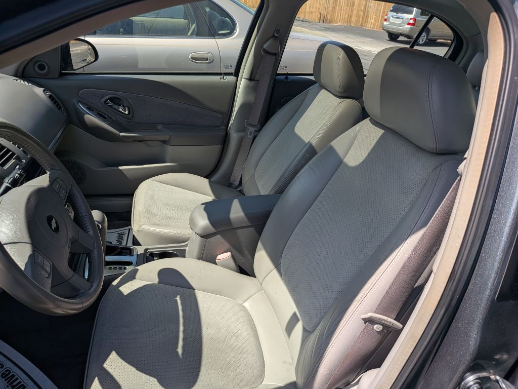 2004 Chevrolet Malibu Image 17