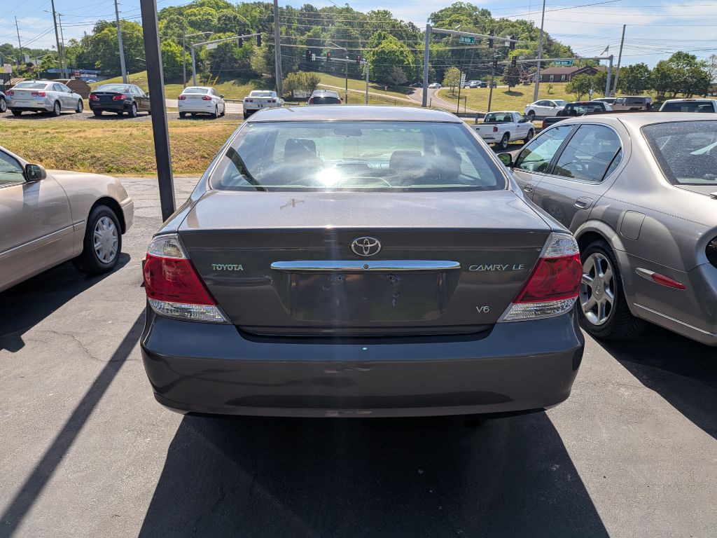 2005 Toyota Camry Image 2