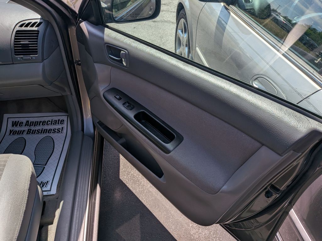 2005 Toyota Camry Image 9