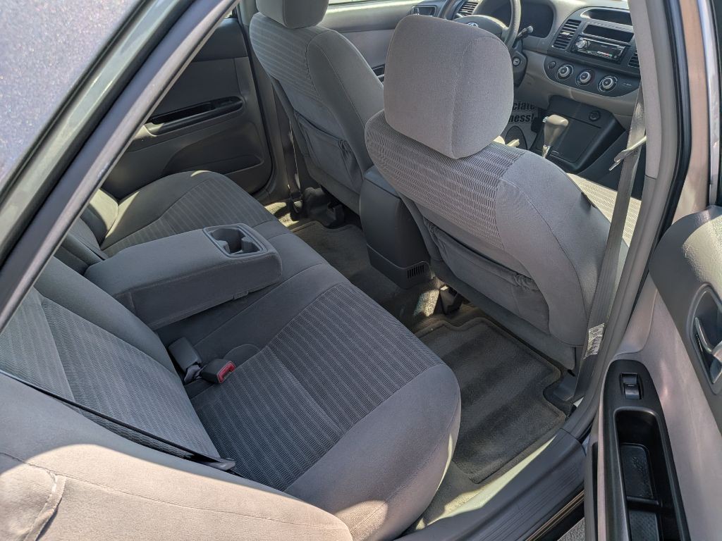2005 Toyota Camry Image 10