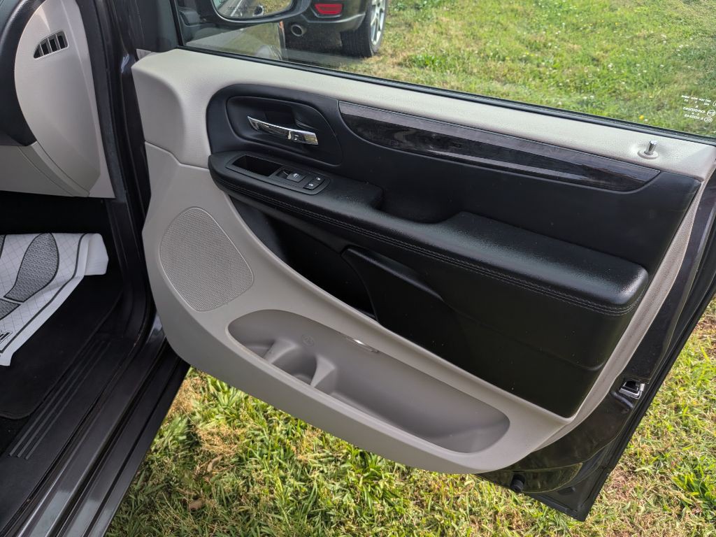 2015 Dodge Grand Caravan Image 6