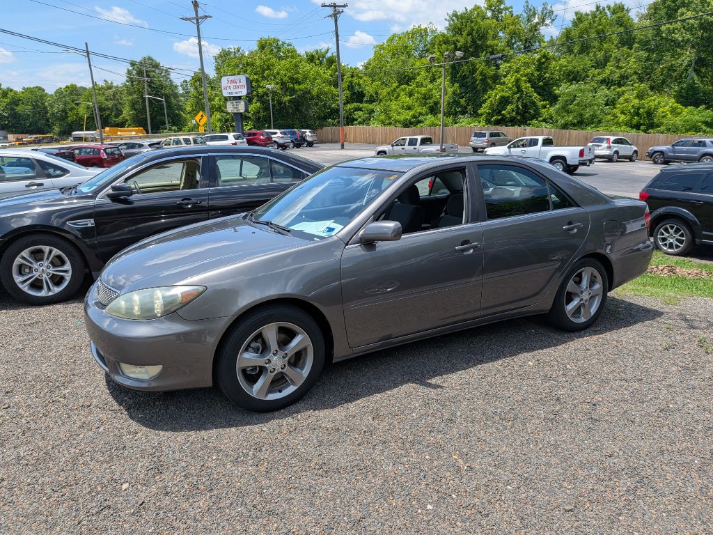 2005 Toyota Camry Image 2