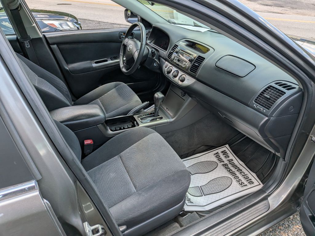 2005 Toyota Camry Image 9