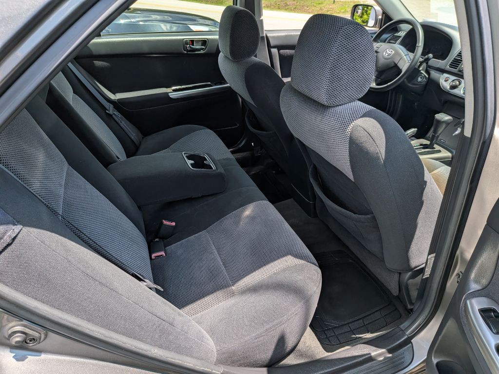 2005 Toyota Camry Image 12
