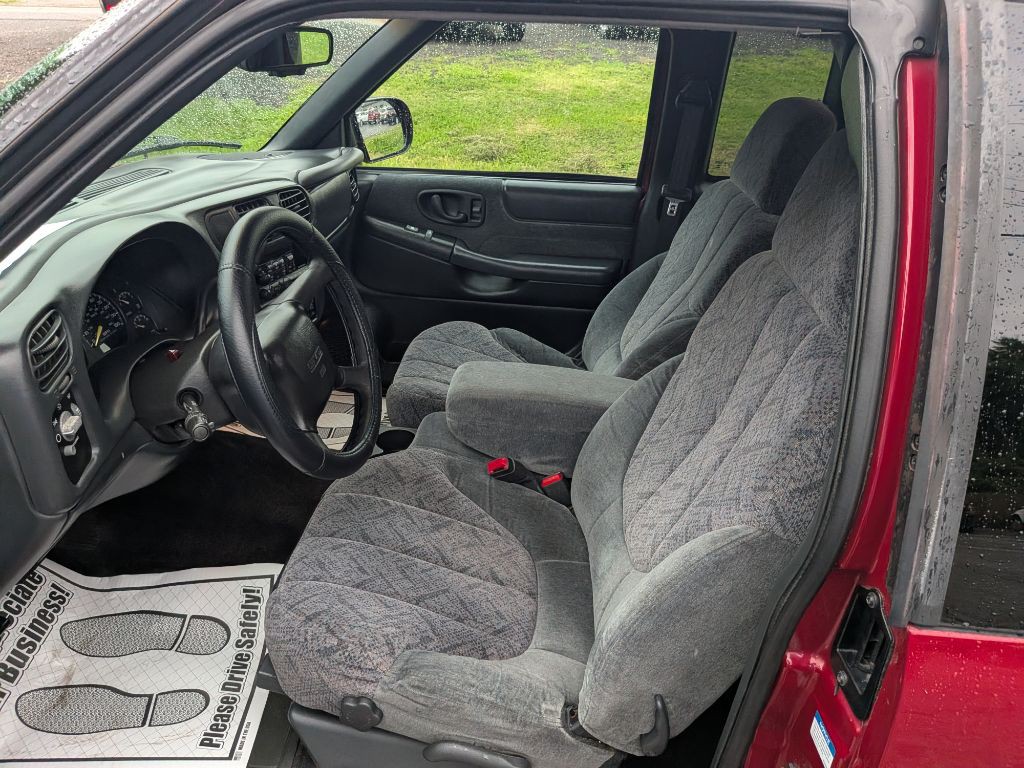 2000 GMC Sonoma Image 9