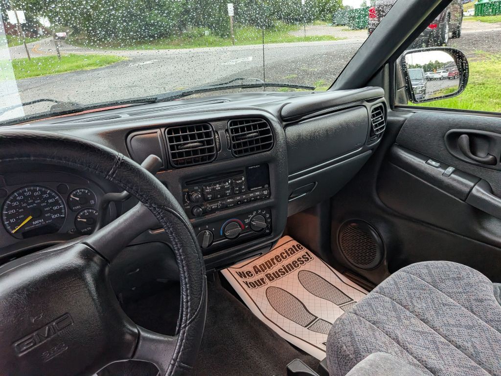 2000 GMC Sonoma Image 12