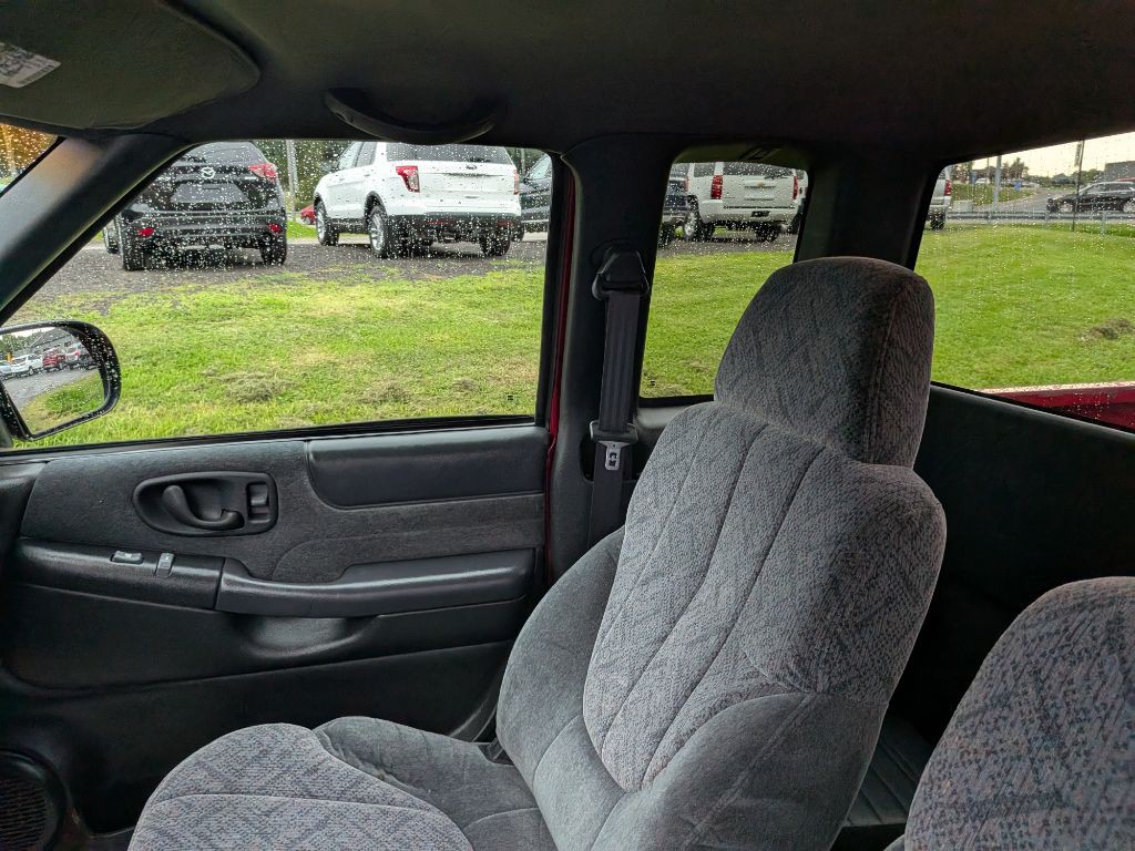 2000 GMC Sonoma Image 13