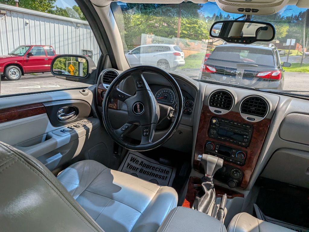 2007 GMC Envoy Image 11