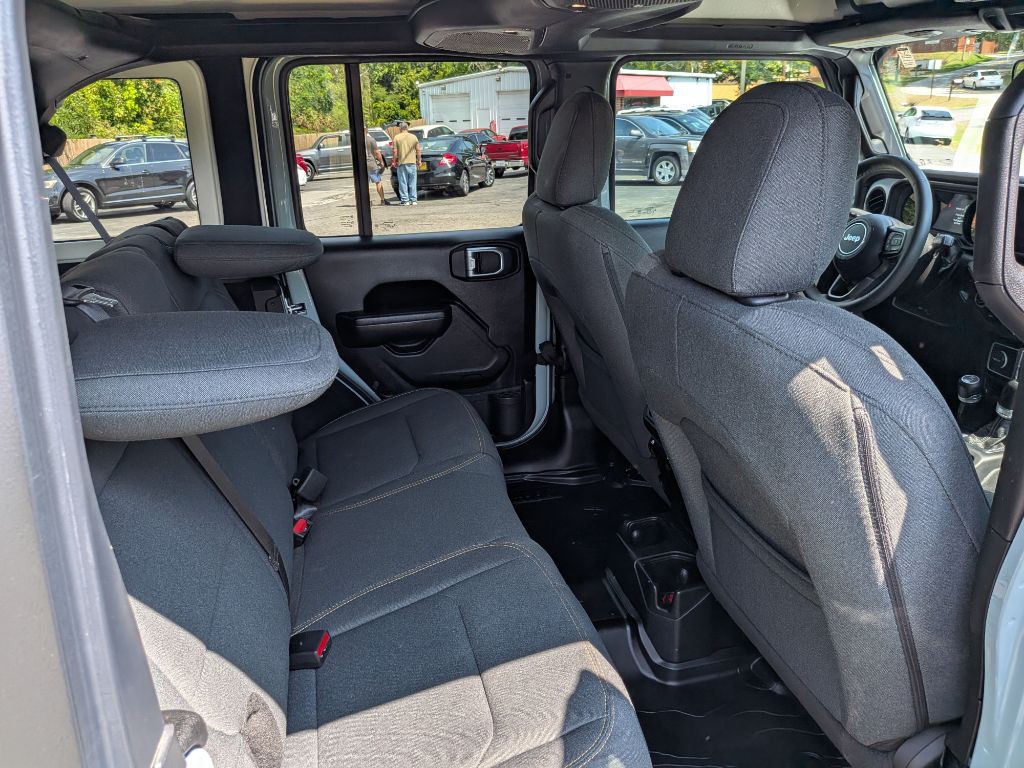 2024 Jeep Wrangler Image 6