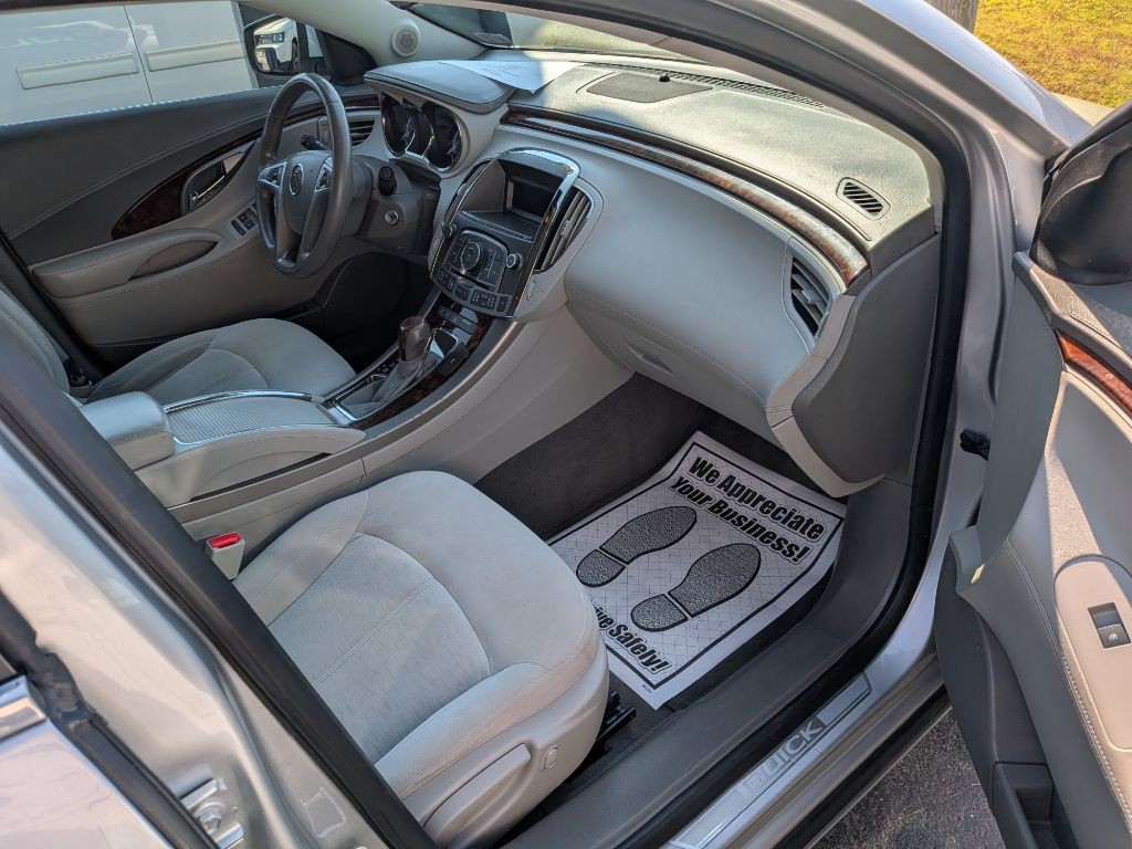 2012 Buick Lacrosse Image 2