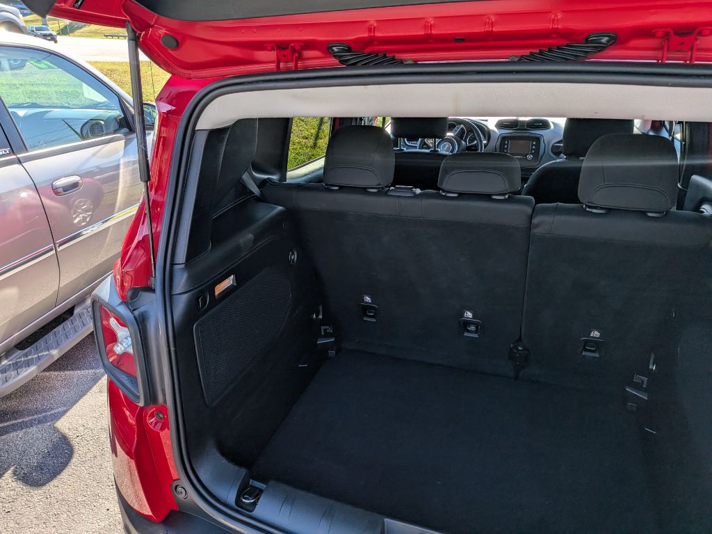 2015 Jeep Renegade Image 12