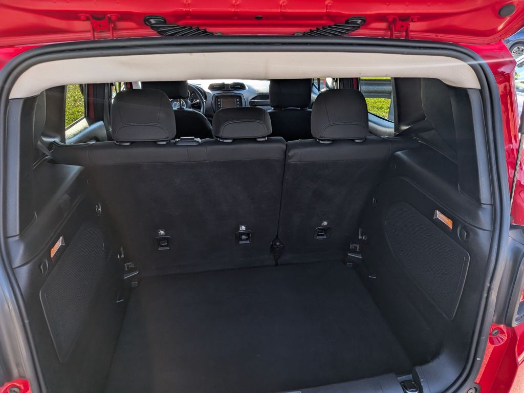2015 Jeep Renegade Image 13