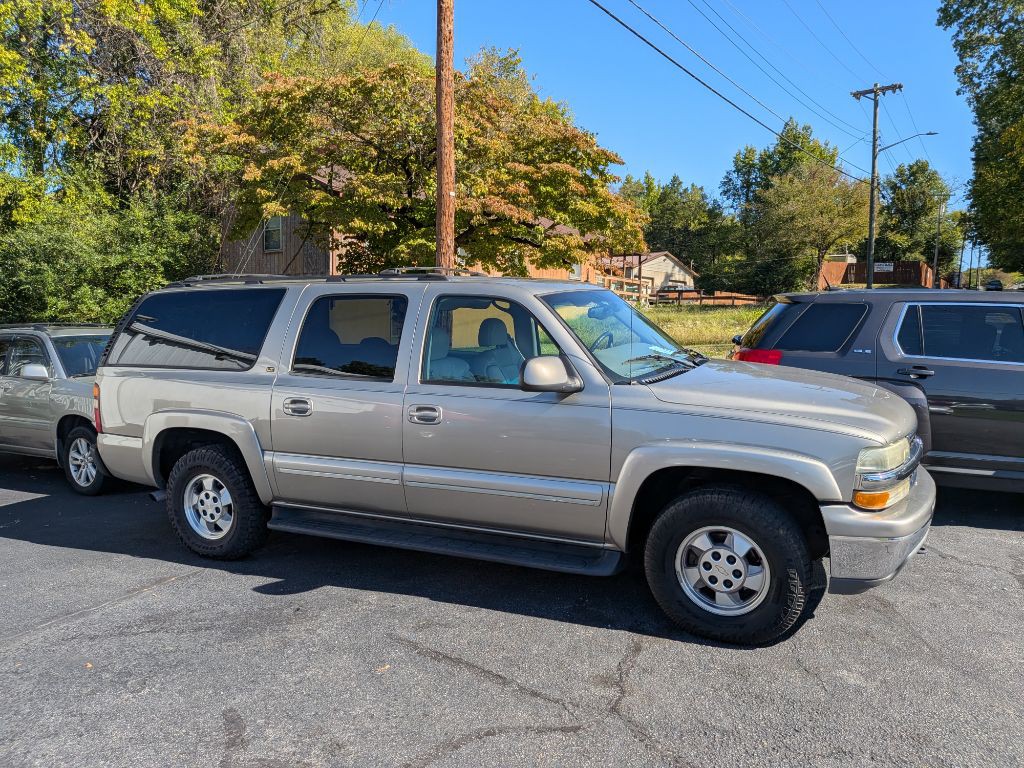 2002 Chevrolet Suburban Image 3