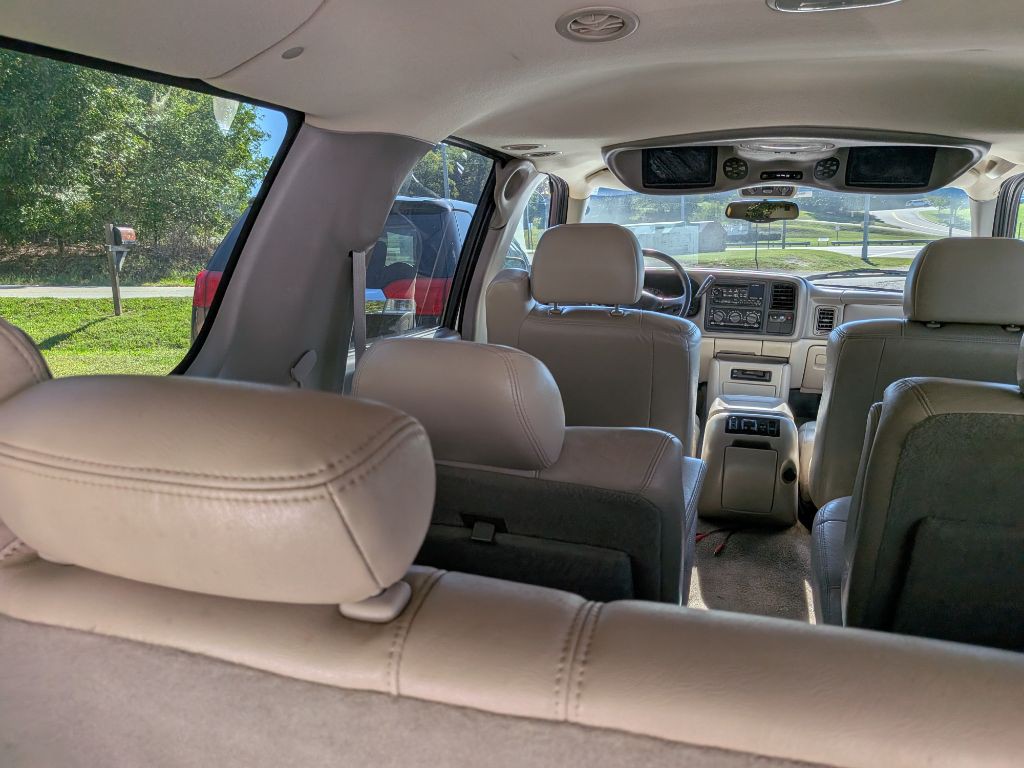 2002 Chevrolet Suburban Image 14
