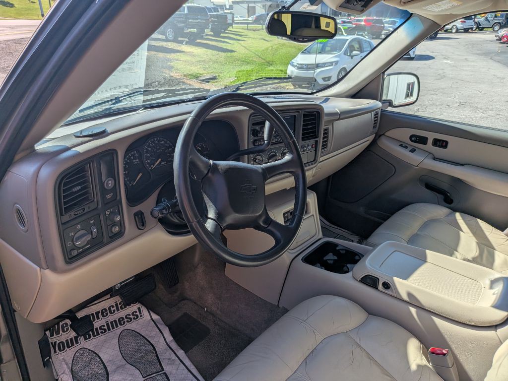 2002 Chevrolet Suburban Image 18