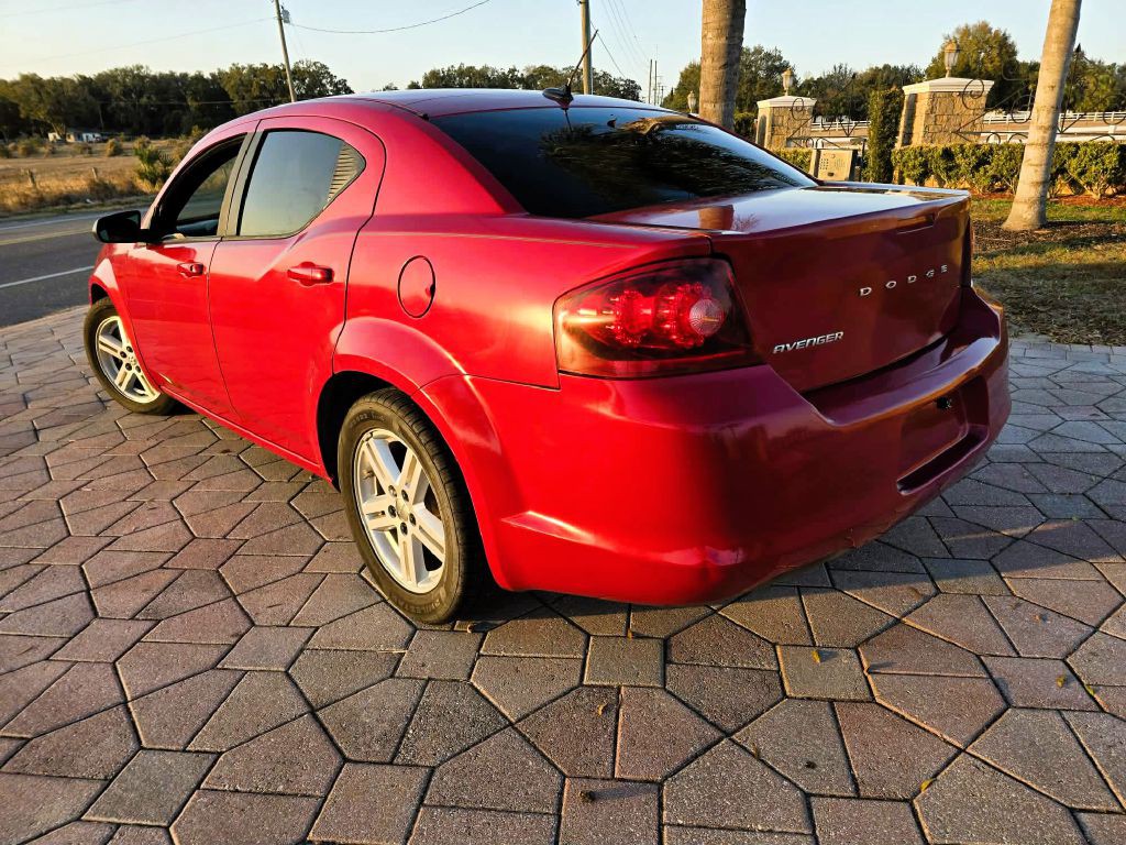 2014 Dodge Avenger Image 3