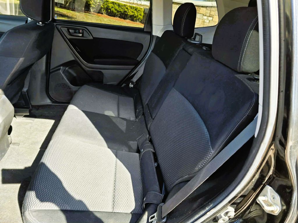 2014 Subaru Forester Image 9