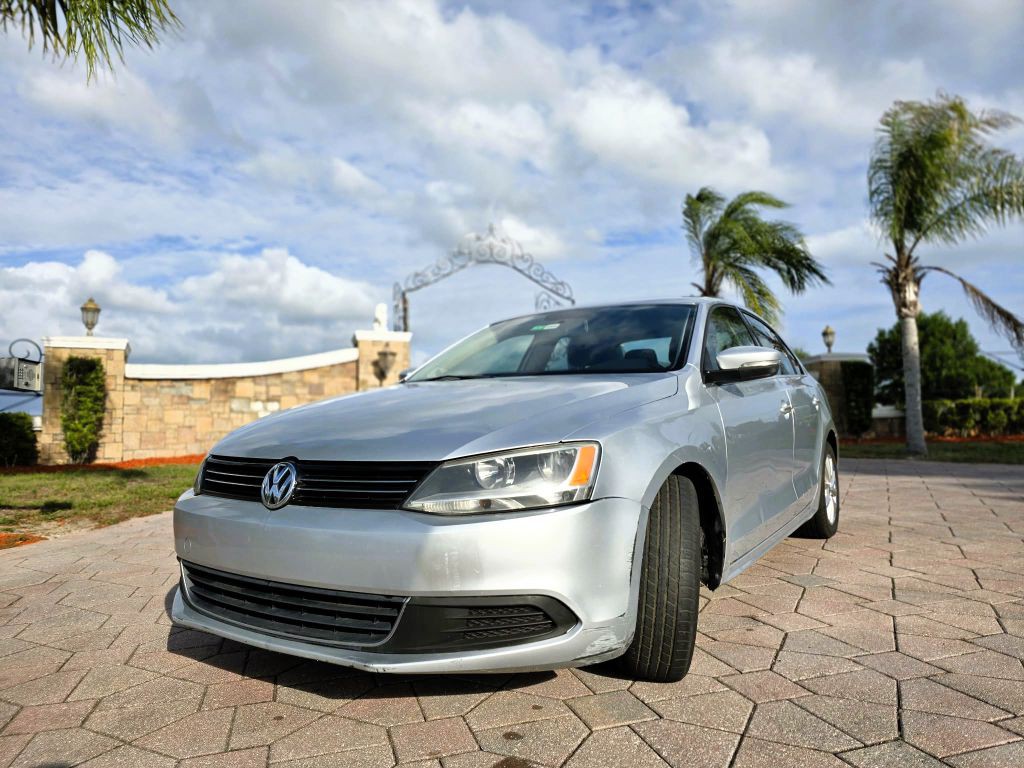 2014 Volkswagen Jetta Image 2