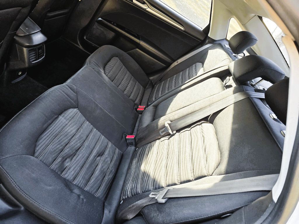 2016 Ford Fusion Image 6