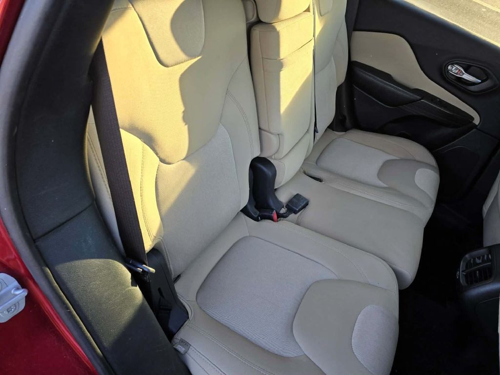 2016 Jeep Cherokee Image 6