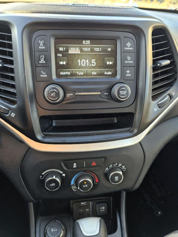 2016 Jeep Cherokee Image 7