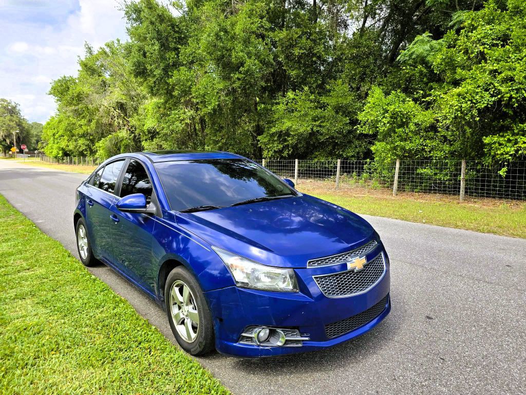 2013 Chevrolet Cruze Image 2