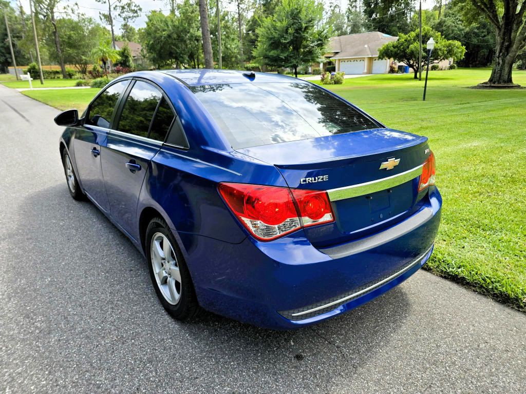 2013 Chevrolet Cruze Image 4