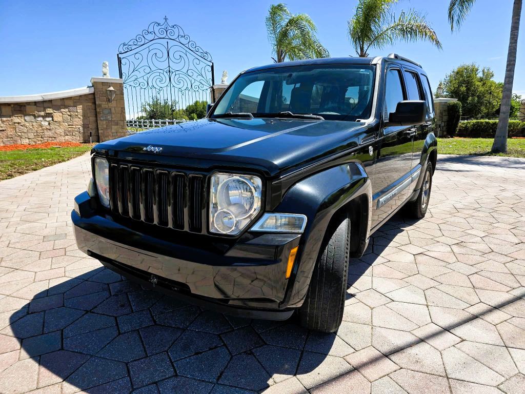 2008 Jeep Liberty Image 2
