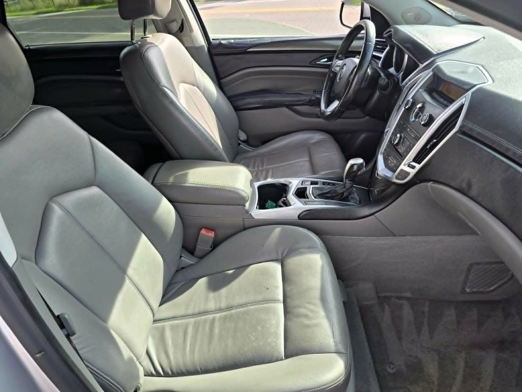 2011 Cadillac SRX Image 7