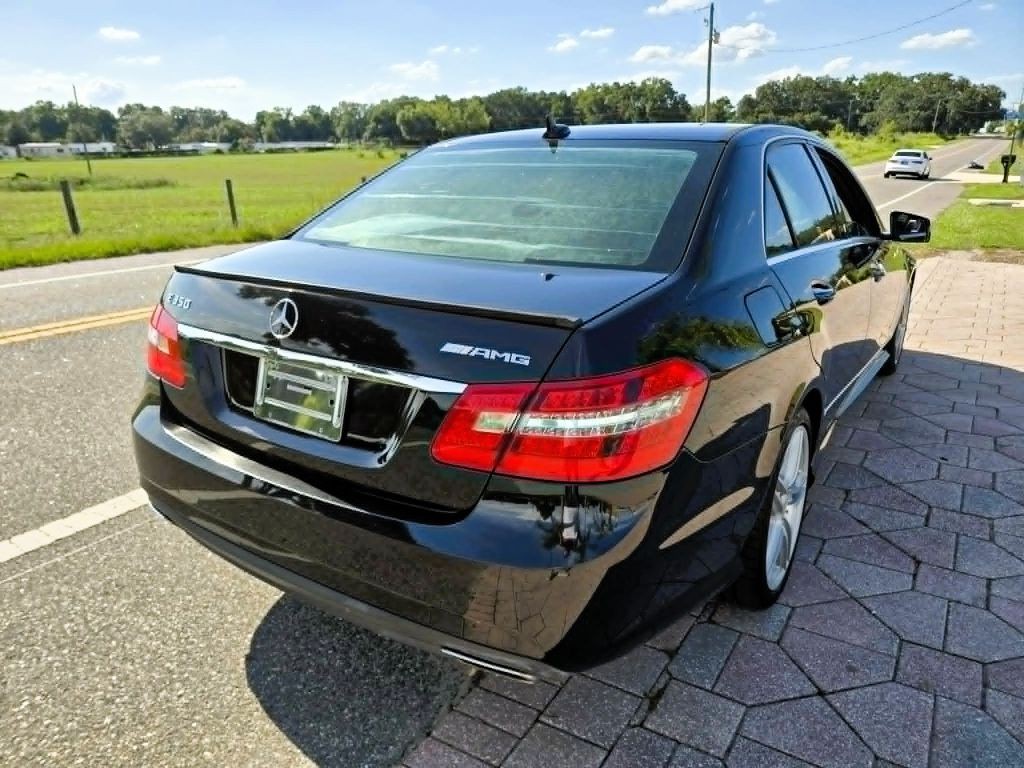 2011 Mercedes-Benz E-Class Image 3