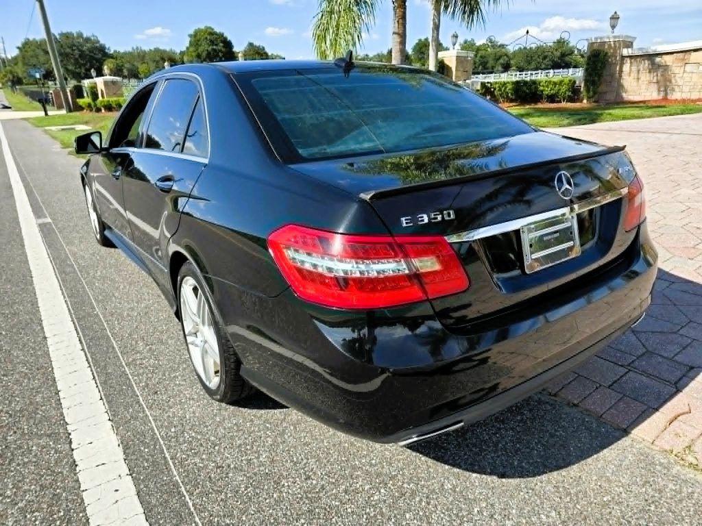 2011 Mercedes-Benz E-Class Image 4