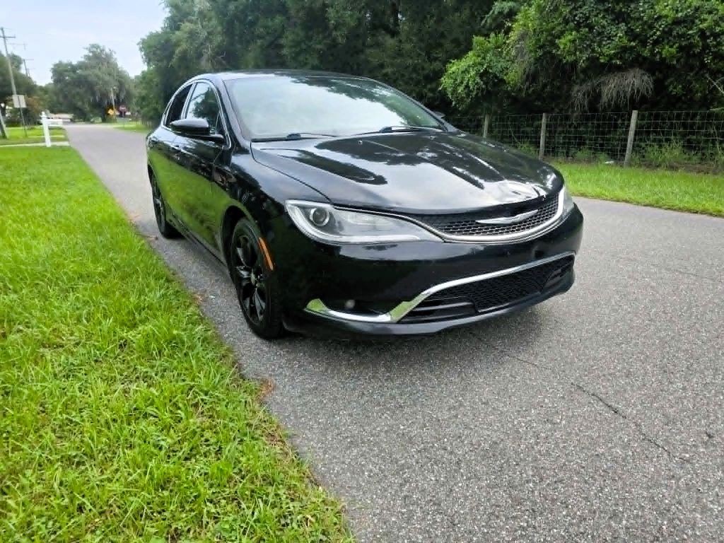 2015 Chrysler 200 Image 2