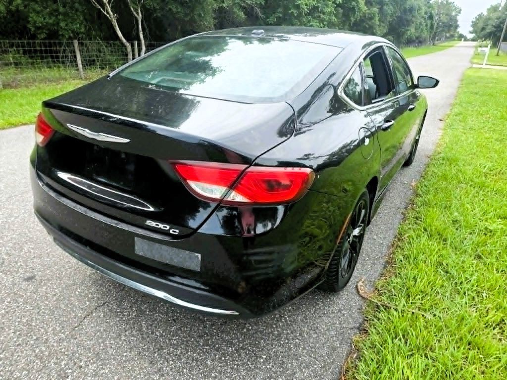 2015 Chrysler 200 Image 7