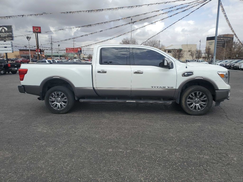 2019 Nissan Titan Image 1