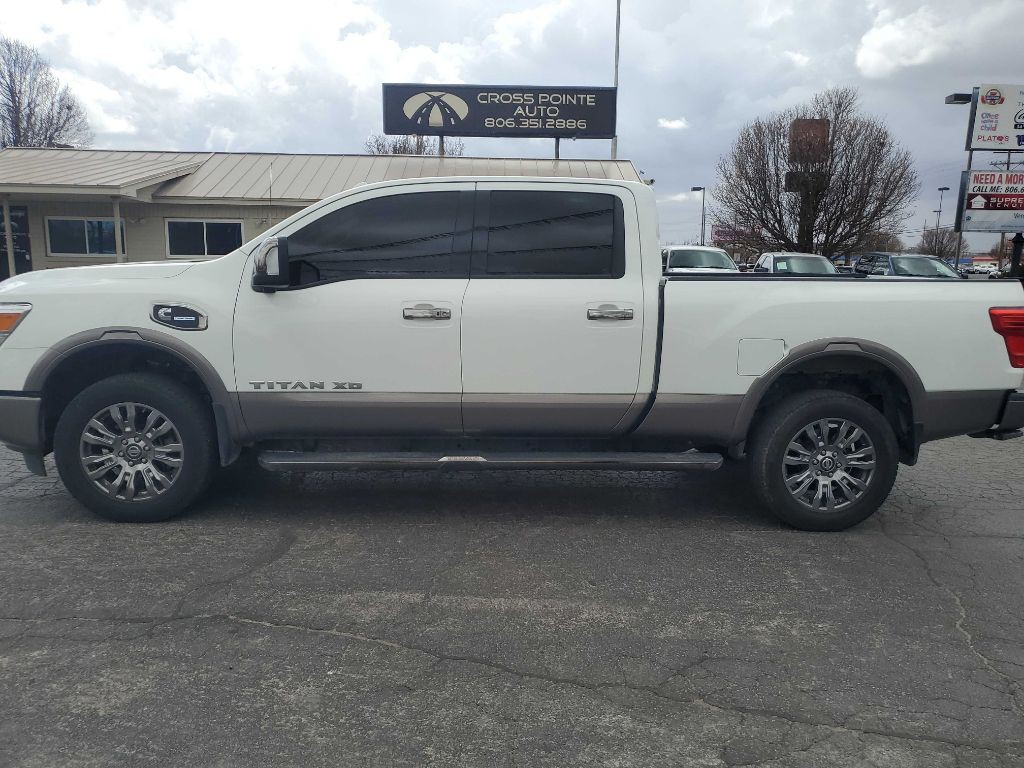 2019 Nissan Titan Image 2