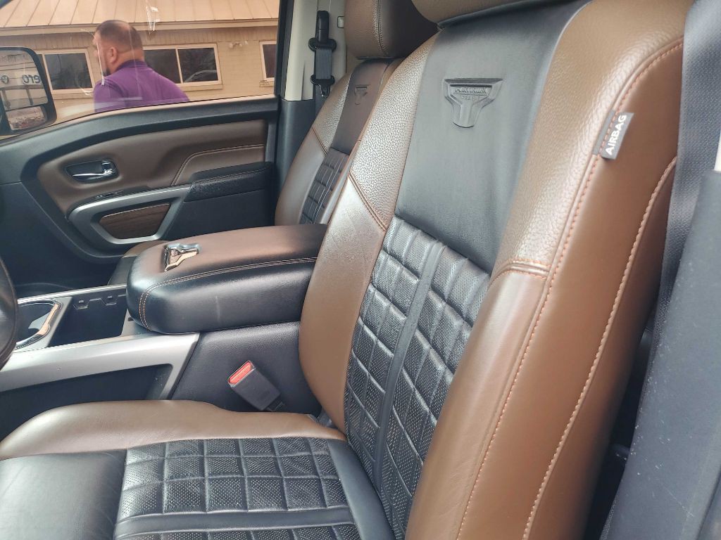 2019 Nissan Titan Image 8