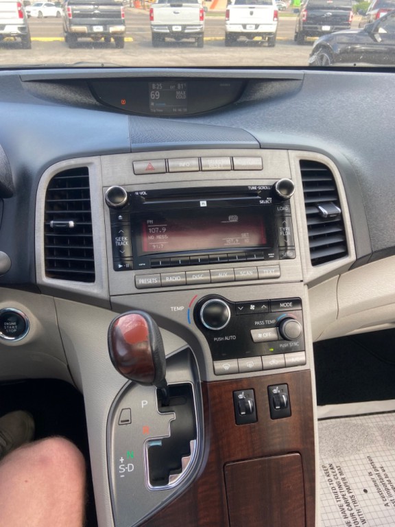 2010 Toyota Venza Image 11