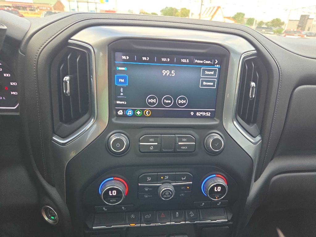 2022 Chevrolet Silverado 1500 Image 11