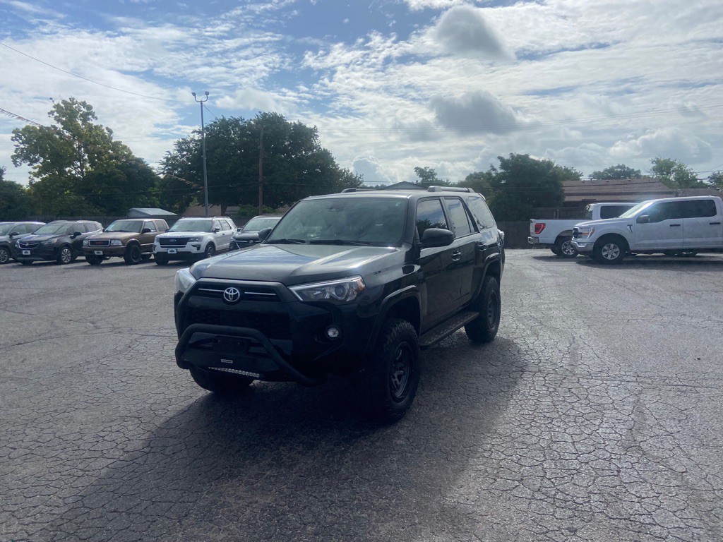 2021 Toyota 4Runner Image 2