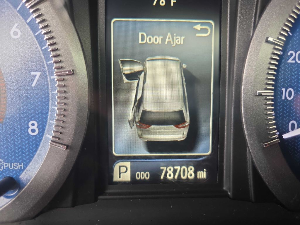 2016 Toyota Sienna Image 22