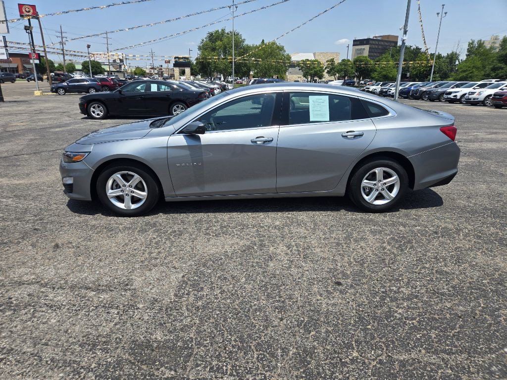 2024 Chevrolet Malibu Image 2