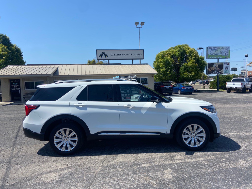 2025 Ford Explorer Image 1