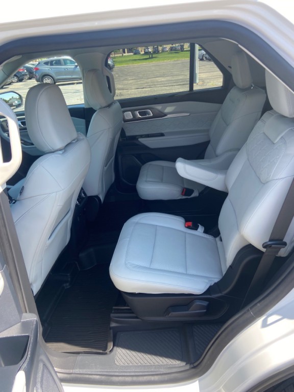 2025 Ford Explorer Image 9